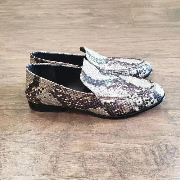 Vince Camuto Jendeya Seashell Leather Multicolor Snake Print Loafers Size 6 - Picture 3 of 9